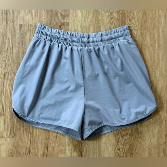 Beyond Yoga Women’s Lined Shorts Gray Size Medium Drawstring Stretch Waistband - Picture 1 of 7